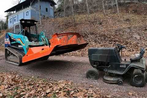 Mulching lawn mowers